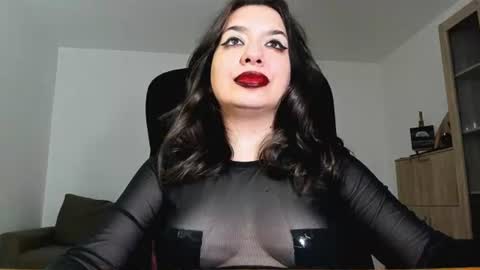YourGoddessM online show from 06-18-26, 08:02