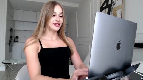 mistressuniverse online show from 05-21-26, 07:26