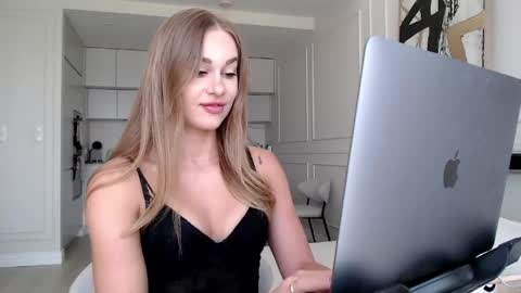 mistressuniverse online show from 06-03-26, 09:23