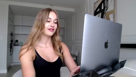 mistressuniverse online show from 06-04-26, 10:43