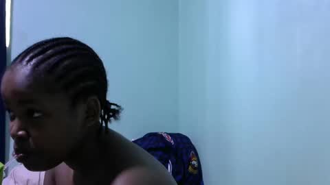 Snapshot of misty_shee chatting on 02-05-25, 08:00 misty_shee online show from 02-05-25, 08:00