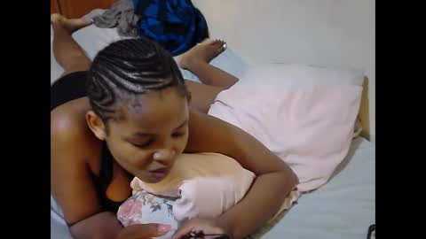 Snapshot of misty_shee chatting on 09-12-25, 07:14 misty_shee online show from 09-12-25, 07:14