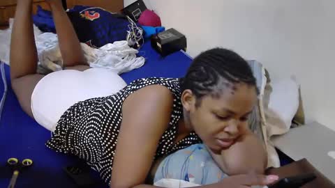 Snapshot of misty_shee chatting on 09-29-25, 08:02 misty_shee online show from 09-29-25, 08:02