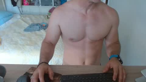 Snapshot of mitcheli chatting on 02-26-25, 02:57 Onlyfans online show from 02-26-25, 02:57