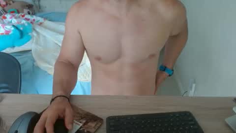 Snapshot of mitcheli chatting on 10-17-25, 02:19 Onlyfans online show from 10-17-25, 02:19