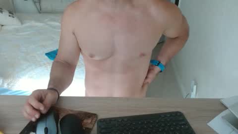 Snapshot of mitcheli chatting on 11-04-25, 04:28 Onlyfans online show from 11-04-25, 04:28