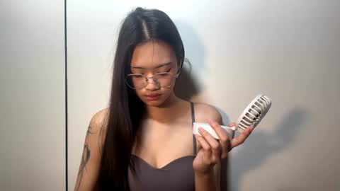 Snapshot of mitchellallanson chatting on 07-16-26, 07:20 Alice online show from 07-16-26, 07:20