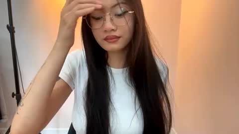 Snapshot of mitchellallanson chatting on 07-24-26, 09:29 Alice online show from 07-24-26, 09:29
