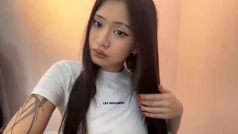 Snapshot of mitchellallanson chatting on 07-27-26, 10:22 Alice online show from 07-27-26, 10:22