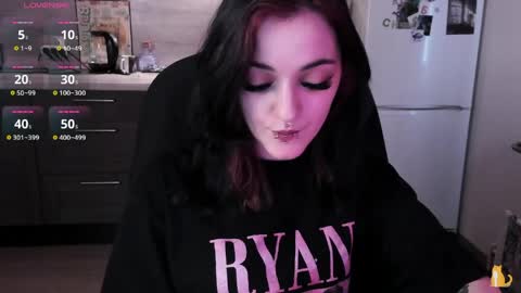 lina. online show from 05-22-26, 07:37