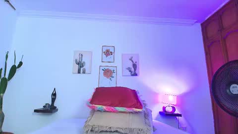 Snapshot of miwa_cutte chatting on 02-11-25, 11:01 Miwa online show from 02-11-25, 11:01