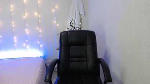 Snapshot of mixie_cute chatting on 12-02-24, 01:58 mixie_cute online show from 12-02-24, 01:58