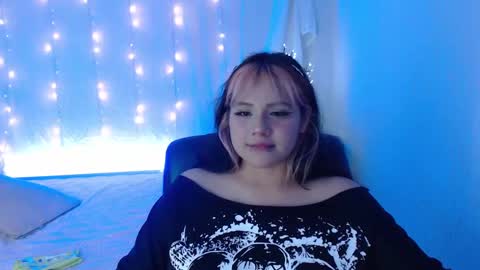 Snapshot of mixie_cute chatting on 12-05-24, 12:19 mixie_cute online show from 12-05-24, 12:19