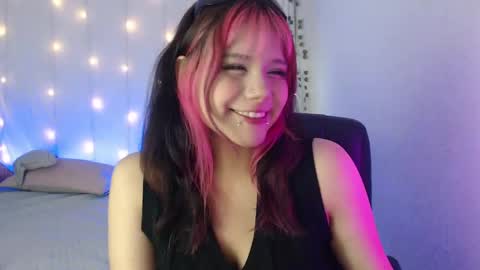 Snapshot of mixie_cute chatting on 12-31-24, 11:06 mixie_cute online show from 12-31-24, 11:06