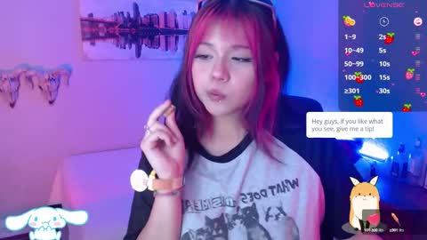 Snapshot of mixie_cute chatting on 01-10-25, 10:15 mixie_cute online show from 01-10-25, 10:15