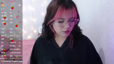 Snapshot of mixie_cute chatting on 01-19-25, 09:23 mixie_cute online show from 01-19-25, 09:23