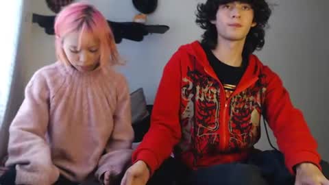 Snapshot of mixipeach chatting on 07-12-26, 10:23 Naomi and Nekorii online show from 07-12-26, 10:23