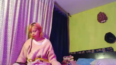 Snapshot of mixipeach chatting on 07-27-26, 04:19 Naomi and Nekorii online show from 07-27-26, 04:19