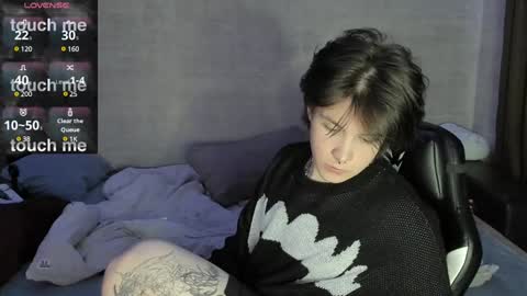 Snapshot of miya_chinen chatting on 12-17-24, 09:27 Miya online show from 12-17-24, 09:27