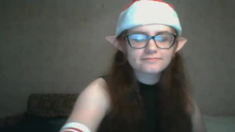 Snapshot of miyabe chatting on 12-12-24, 10:34 Milana online show from 12-12-24, 10:34