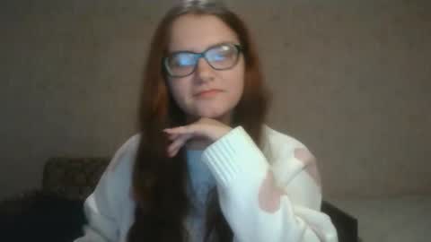 Snapshot of miyabe chatting on 12-20-24, 11:32 Milana online show from 12-20-24, 11:32
