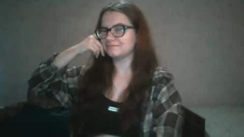 Snapshot of miyabe chatting on 12-28-24, 10:25 Milana online show from 12-28-24, 10:25