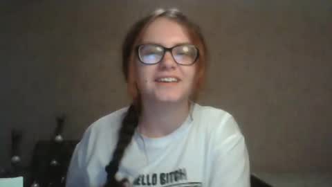 Snapshot of miyabe chatting on 01-11-25, 10:08 Milana online show from 01-11-25, 10:08