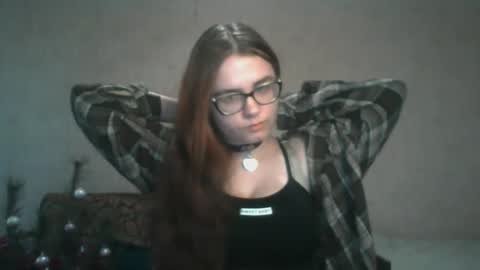 Snapshot of miyabe chatting on 01-26-25, 01:15 Milana online show from 01-26-25, 01:15