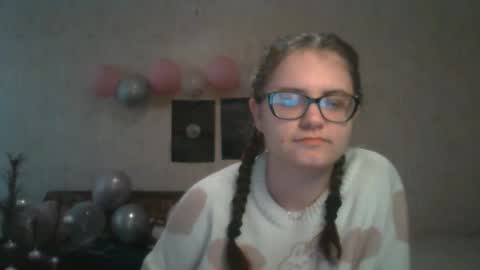 Snapshot of miyabe chatting on 02-24-25, 01:10 Milana online show from 02-24-25, 01:10