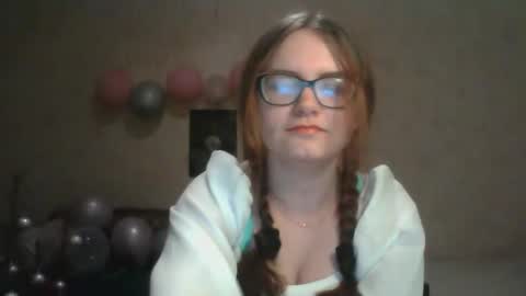 Snapshot of miyabe chatting on 02-28-25, 04:10 Milana online show from 02-28-25, 04:10