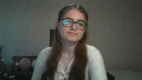 Snapshot of miyabe chatting on 03-08-25, 07:05 Milana online show from 03-08-25, 07:05