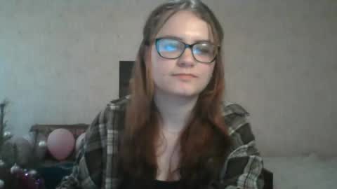 Snapshot of miyabe chatting on 03-08-25, 11:27 Milana online show from 03-08-25, 11:27