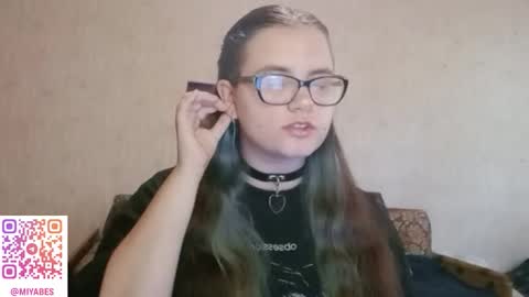 Snapshot of miyabe chatting on 09-10-25, 01:22 Milana online show from 09-10-25, 01:22
