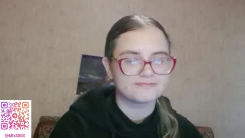 Snapshot of miyabe chatting on 09-28-25, 05:46 Milana online show from 09-28-25, 05:46