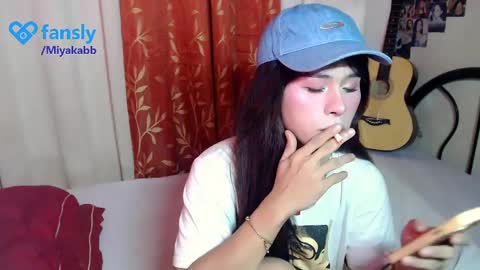 Snapshot of miyakabebe chatting on 05-13-26, 11:00 Miyakabebe online show from 05-13-26, 11:00