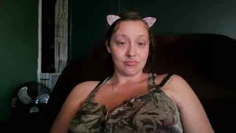 Snapshot of miztrezk chatting on 11-19-25, 06:41 miztrezk online show from 11-19-25, 06:41