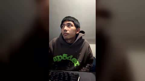 Snapshot of mizukix300 chatting on 03-18-26, 05:21 mizukix300 online show from 03-18-26, 05:21