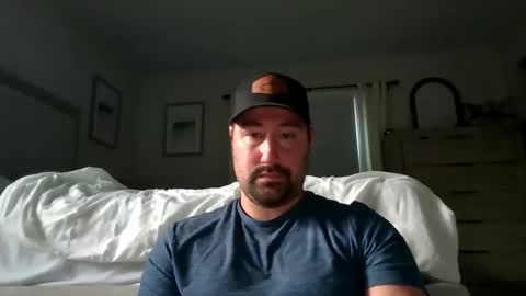 Snapshot of mj11211121 chatting on 10-31-25, 05:14 mj11211121 online show from 10-31-25, 05:14