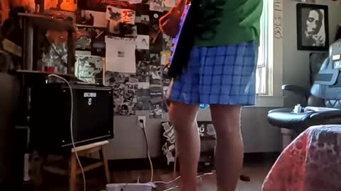 Snapshot of mjmckenz55 chatting on 07-09-26, 10:25 Daddy720 online show from 07-09-26, 10:25