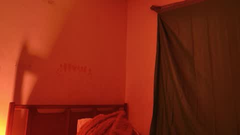 MoonLipson online show from 03-25-26, 04:18