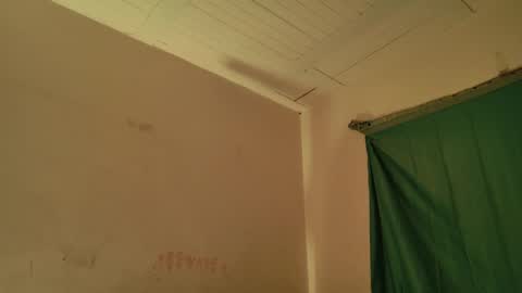 MoonLipson online show from 04-12-26, 05:01