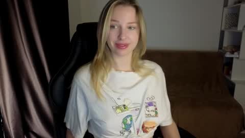 Lili online show from 01-13-25, 05:33