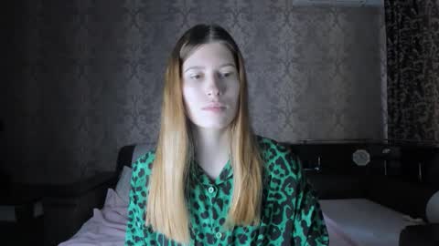 Lili online show from 10-08-25, 09:40