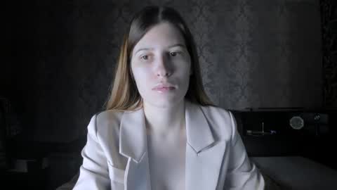 Lili online show from 11-22-25, 09:52