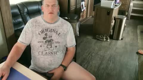 Snapshot of mmmthatsfunnn chatting on 10-23-25, 10:30 mmmthatsfunnn online show from 10-23-25, 10:30