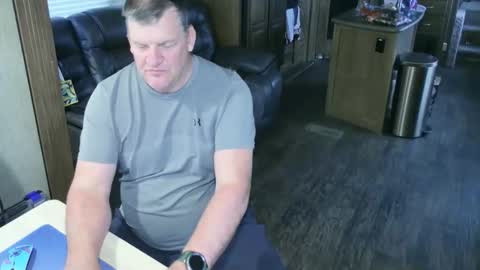 Snapshot of mmmthatsfunnn chatting on 10-27-25, 10:14 mmmthatsfunnn online show from 10-27-25, 10:14