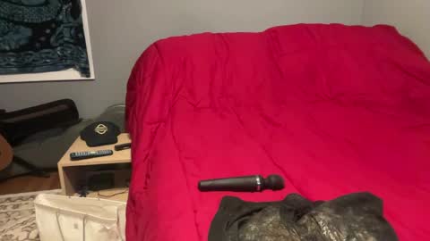 MNTuiLa online show from 04-21-26, 05:47