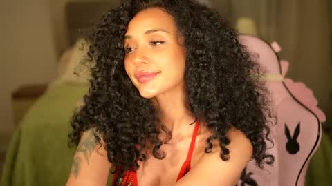 Snapshot of moan_4_you chatting on 12-12-24, 01:43 Ruxxx online show from 12-12-24, 01:43