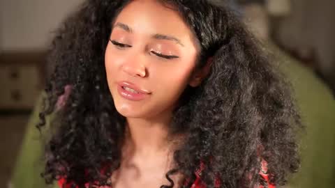 Snapshot of moan_4_you chatting on 12-15-24, 12:18 Ruxxx online show from 12-15-24, 12:18