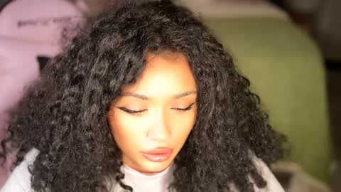 Snapshot of moan_4_you chatting on 12-20-24, 01:25 Ruxxx online show from 12-20-24, 01:25